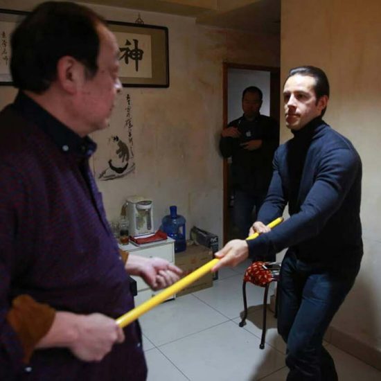 Laurent Morlet entrainement Yi Quan bâton avec maître Wei Yuzhu Chine